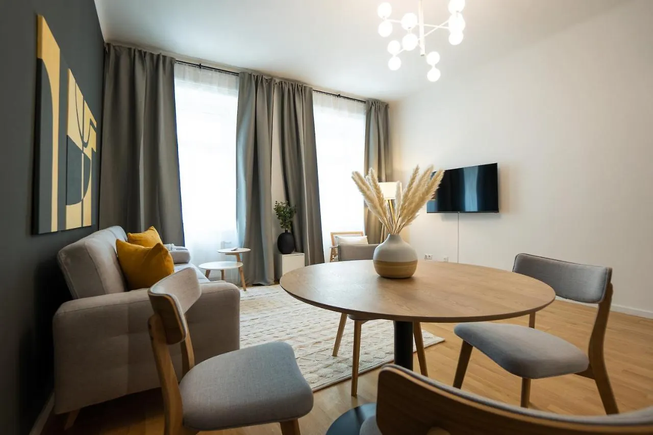 Aesthetic Newly Renovated Apartment Located Near Belvedere Castle, 15 Minutes From Stephansplatz Vienna
