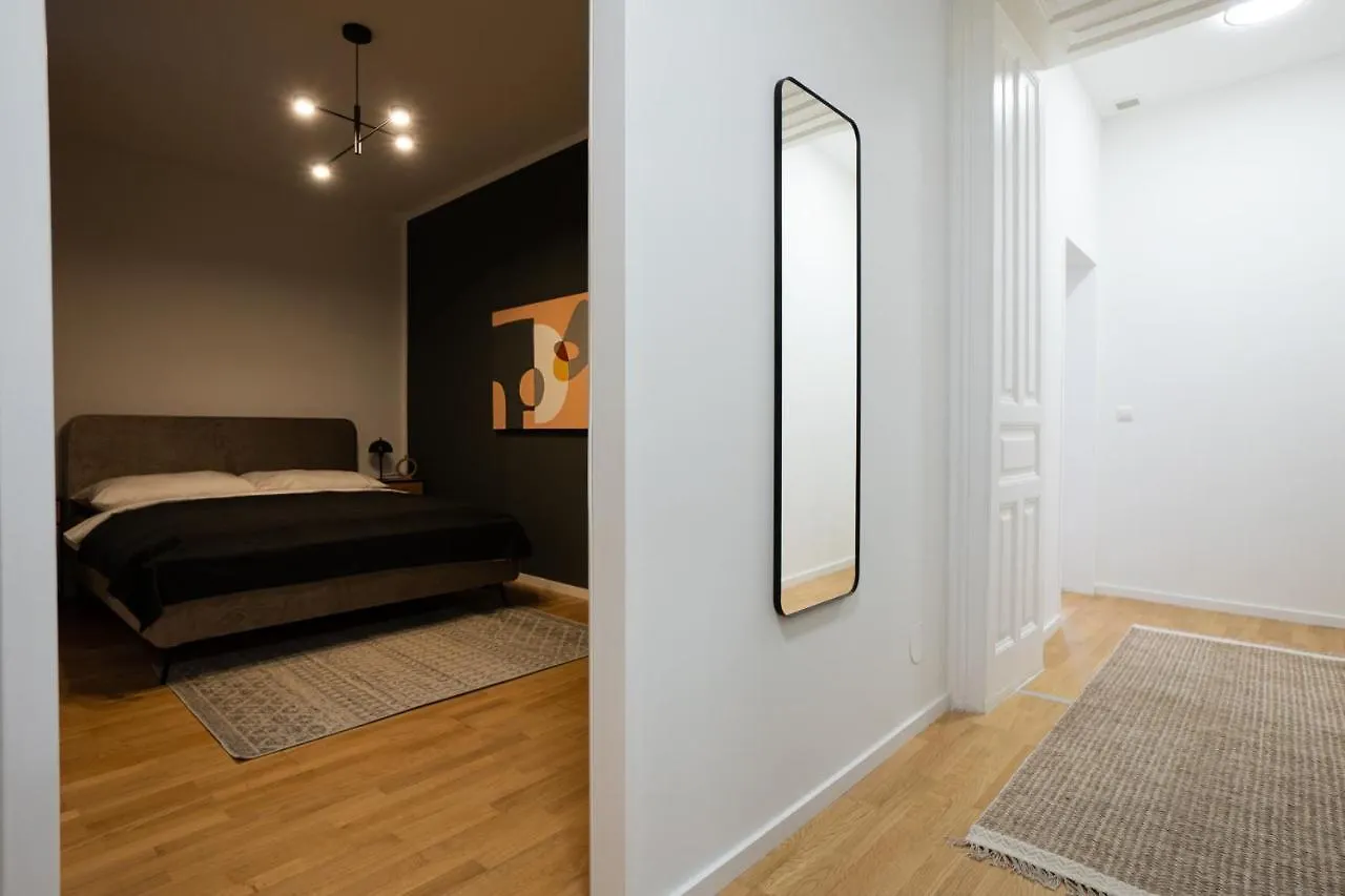 Aesthetic Newly Renovated Apartment Located Near Belvedere Castle, 15 Minutes From Stephansplatz Vienna