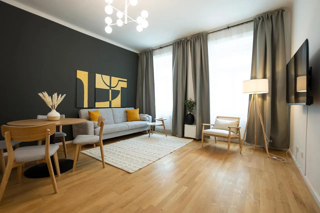Aesthetic Newly Renovated Apartment Located Near Belvedere Castle, 15 Minutes From Stephansplatz Vienna